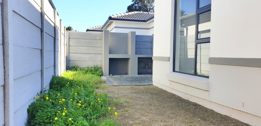 3 Bedroom Property for Sale in Table View Western Cape